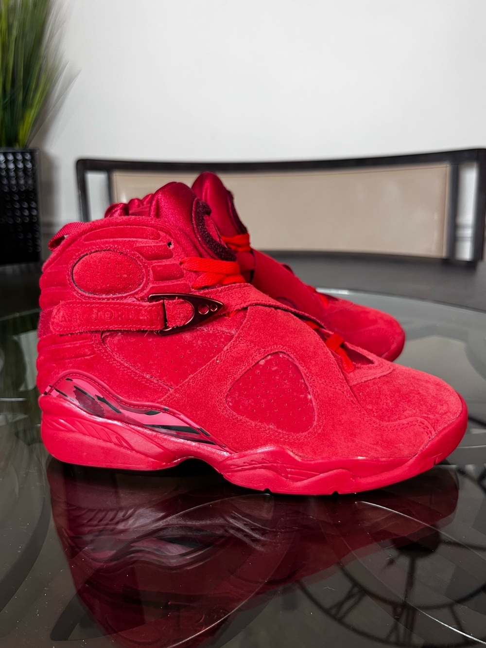 Nike Air Jordan 8 Retro
Valentine's Day Women's Sz
8.5